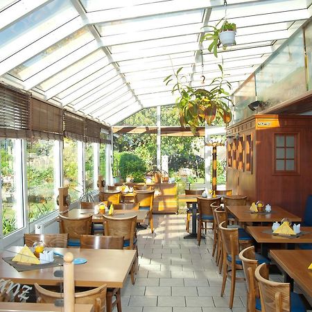 Ferien Unterm Reetdach In Gohren Hotel Goehren  Exterior photo